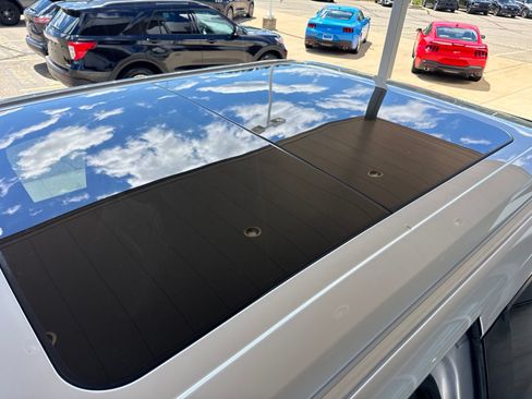 Used 2019 Ford F150 Lariat AWD/4WD image 22