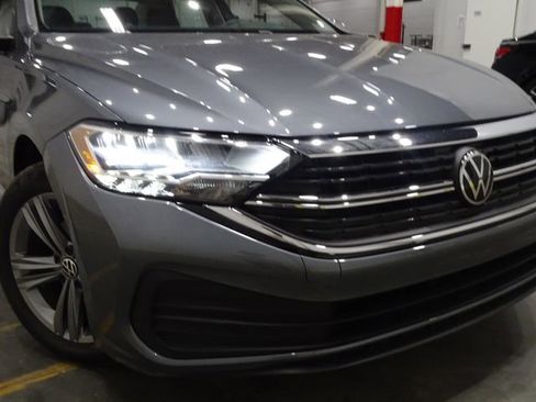 Used 2024 Volkswagen Jetta SE image 37