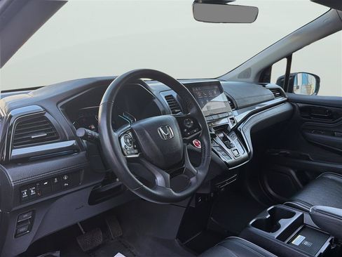 Used 2024 Honda Odyssey Elite image 11