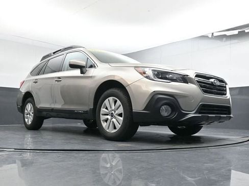 Used 2019 Subaru Outback 2.5i Premium image 27