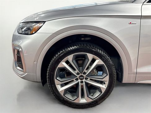 Used 2021 Audi Q5 Prestige image 11