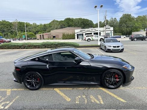 Certified 2024 Nissan Z Performance w/ Floor Mat Package RWD image 9