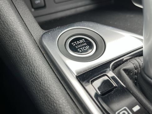 Used 2025 Nissan Sentra SV w/ Trunk Package image 32