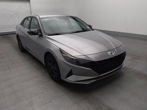 Used 2021 Hyundai Elantra SEL FWD image 13