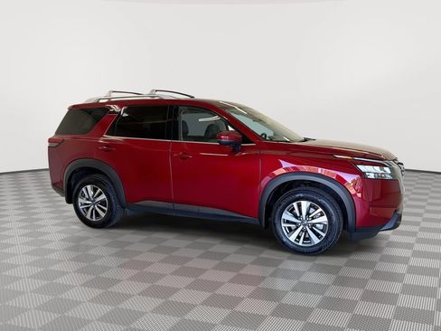 Certified 2025 Nissan Pathfinder SL AWD/4WD image 13