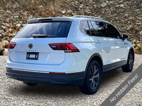 Used 2024 Volkswagen Tiguan SE FWD image 2