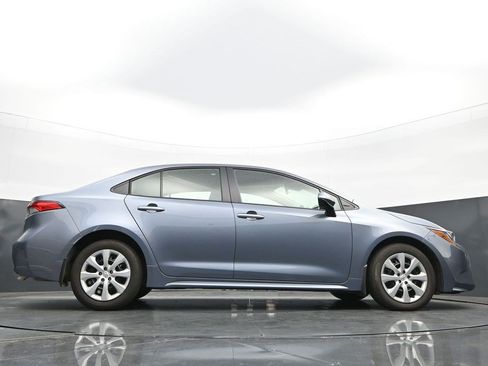 Used 2025 Toyota Corolla LE FWD image 27