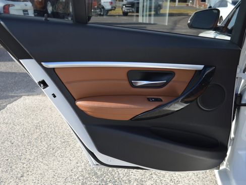 Used 2017 BMW 330i xDrive Sedan image 27