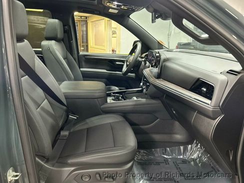 Used 2026 Chevrolet Suburban Z71 w/ Comfort Package image 30