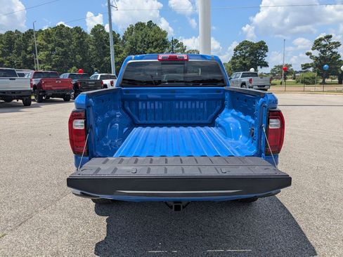 New 2026 GMC Canyon Elevation w/ Convenience Package image 3