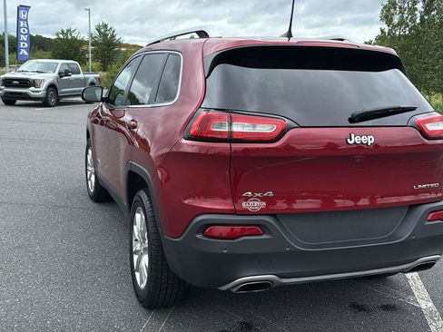 Used 2017 Jeep Cherokee Limited AWD/4WD image 8