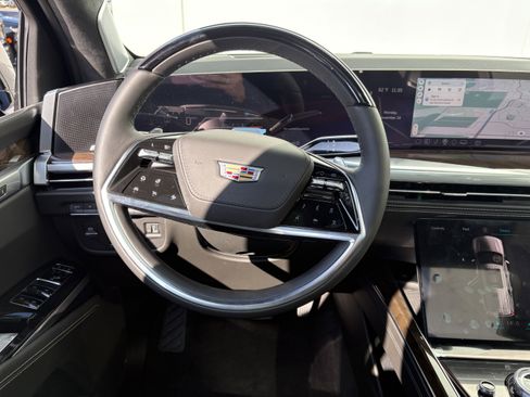 New 2026 Cadillac Escalade ESV Platinum Sport w/ LPO, ONYX Package image 14