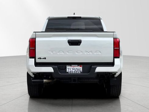 Used 2025 Toyota Tacoma TRD Sport image 4