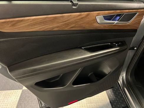 Certified 2024 Volkswagen Atlas SE w/ Panoramic Sunroof Package FWD image 18