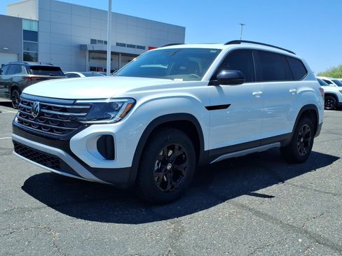 New 2026 Volkswagen Atlas Peak Edition AWD/4WD image 3