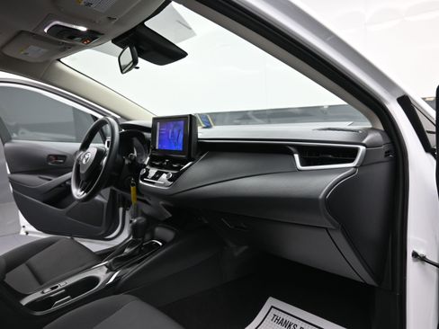 Used 2023 Toyota Corolla LE image 28