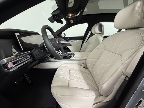 New 2025 BMW 760i xDrive w/ Executive Package image 9