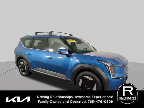 Used 2024 Kia EV9 Wind AWD/4WD image 2