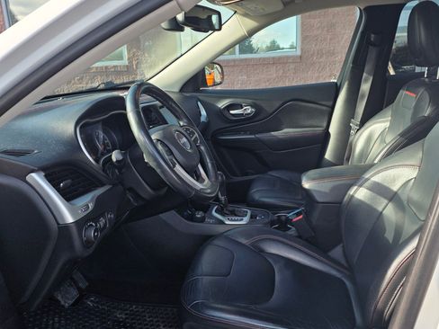 Used 2015 Jeep Cherokee Trailhawk w/ Comfort/Convenience Group image 7