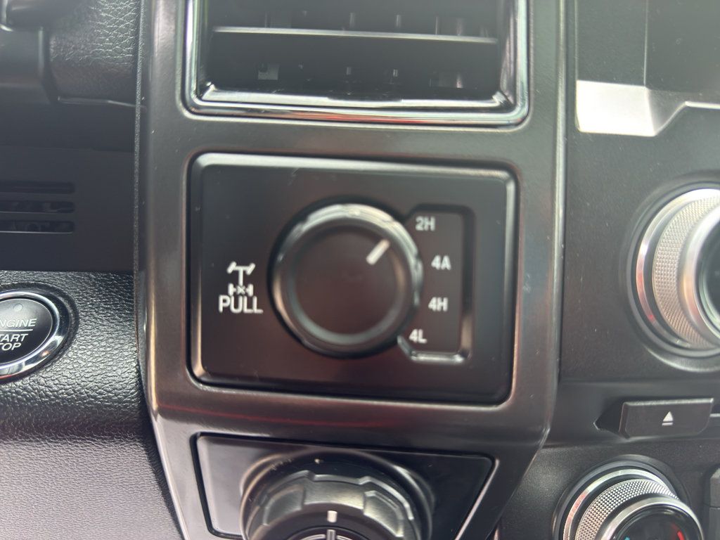 Used 2018 Ford F150 Lariat w/ Equipment Group 502A Luxury AWD/4WD image 21