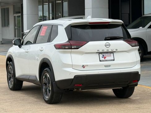 Used 2026 Nissan Rogue SV FWD image 7