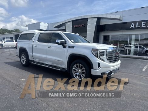 Used 2022 GMC Sierra 1500 Denali AWD/4WD image 1