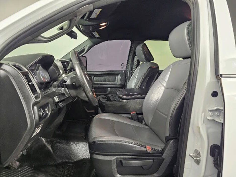 Used 2024 RAM 2500 Tradesman w/ Chrome Appearance Group AWD/4WD image 14