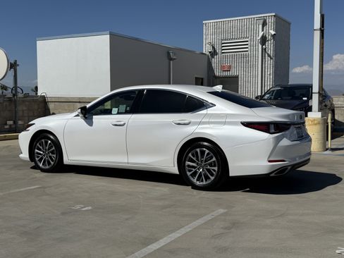 Certified 2025 Lexus ES 350 FWD image 10