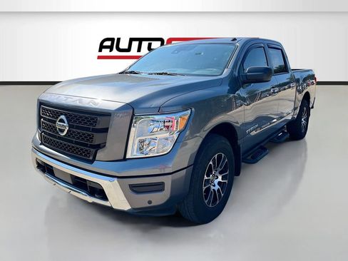 Used 2021 Nissan Titan SV w/ SV Convenience Package AWD/4WD image 3