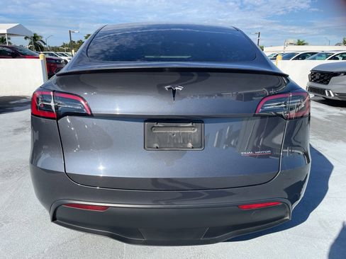 Used 2023 Tesla Model Y Performance image 6