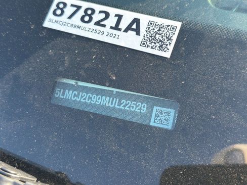 Used 2021 Lincoln Corsair Reserve w/ Equipment Group 201A image 2