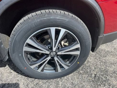 Used 2020 Nissan Rogue SV w/ Sun & Sound Touring Package AWD/4WD image 22