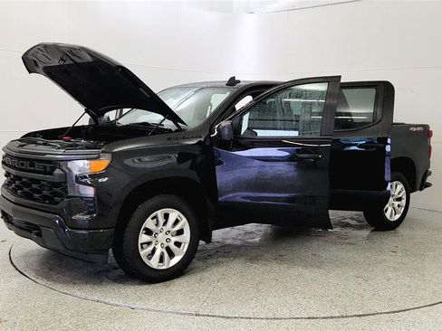 Used 2023 Chevrolet Silverado 1500 Custom w/ LPO, Dark Essentials Package image 10