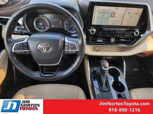Used 2022 Toyota Highlander Platinum AWD/4WD image 27