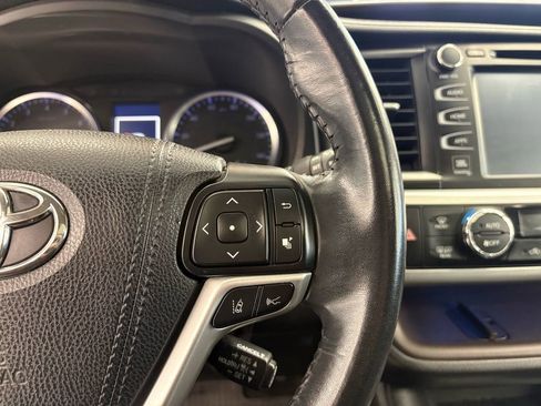 Used 2018 Toyota Highlander Limited w/ Protection Package #3 image 19