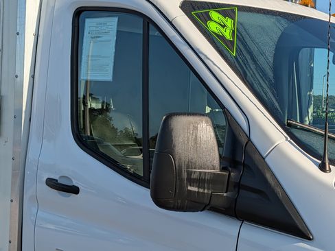 Used 2022 Ford Transit 350 DRW RWD image 10