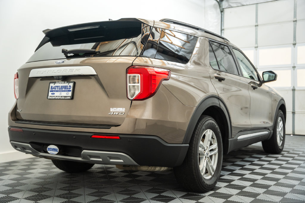 Used 2021 Ford Explorer XLT w/ Equipment Group 202A AWD/4WD image 5