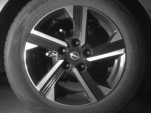 Used 2025 Nissan Sentra SV FWD image 15