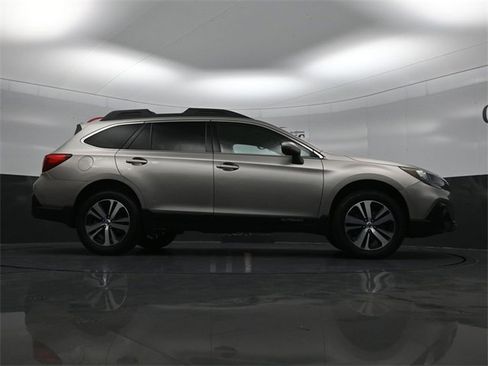 Used 2018 Subaru Outback 2.5i Limited image 27