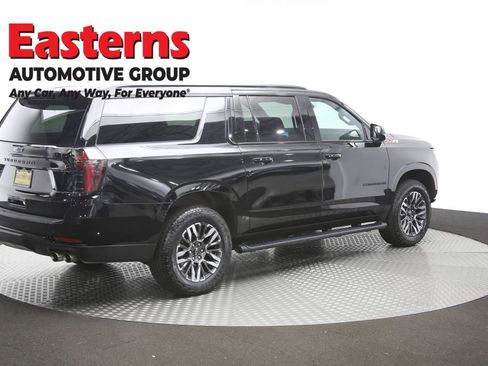 Used 2025 Chevrolet Suburban Z71 AWD/4WD image 44