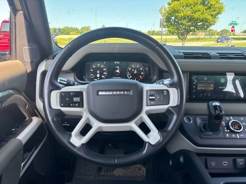 Used 2022 Land Rover Defender 110 X-Dynamic SE AWD/4WD image 10