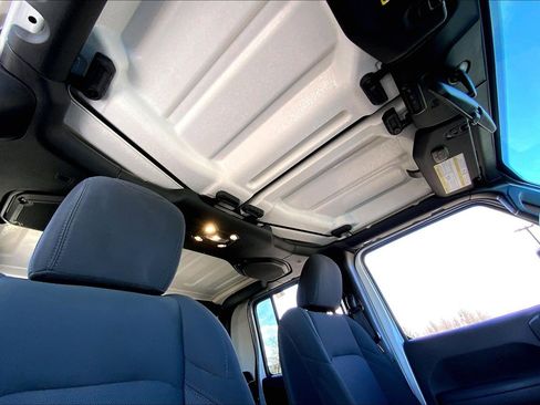 Certified 2023 Jeep Gladiator Willys image 12