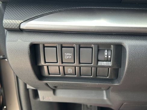 Used 2023 Subaru Forester Premium AWD/4WD image 31