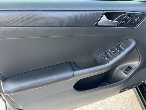 Used 2016 Volkswagen Jetta S FWD image 11
