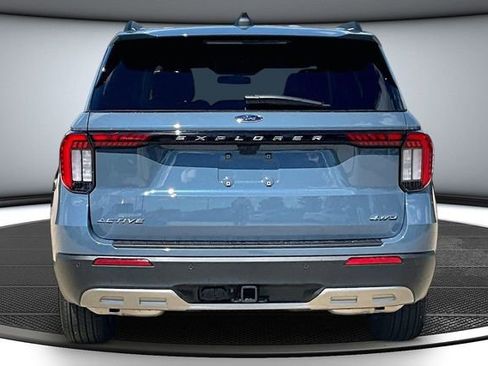 Used 2025 Ford Explorer Active w/ Active Comfort Package AWD/4WD image 4