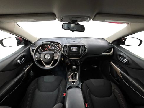 Used 2017 Jeep Cherokee Latitude AWD/4WD image 17