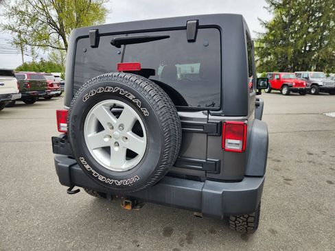 Used 2017 Jeep Wrangler Unlimited Sport w/ Quick Order Package 24S AWD/4WD image 16