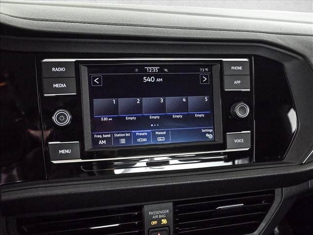 Used 2024 Volkswagen Jetta SE FWD image 13