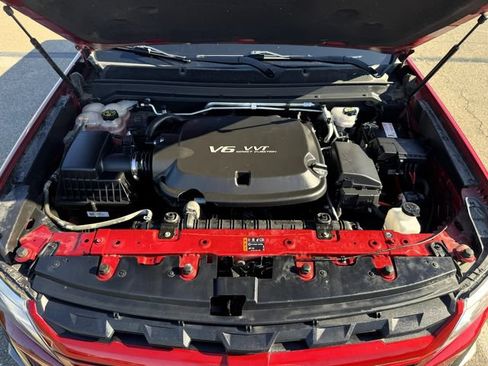 Used 2021 Chevrolet Colorado LT w/ LT Convenience Package RWD image 13