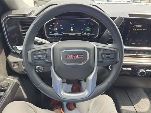 Used 2023 GMC Sierra 1500 SLE w/ Preferred Package AWD/4WD image 16
